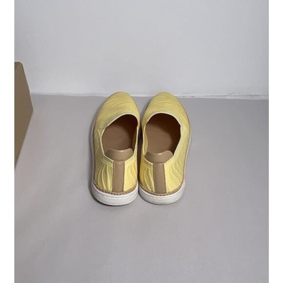 UGG Womens Sammy Wavy Banana Pudding Slip-On Sneaker Yellow Women's Size 8 - Picture 5 of 7
